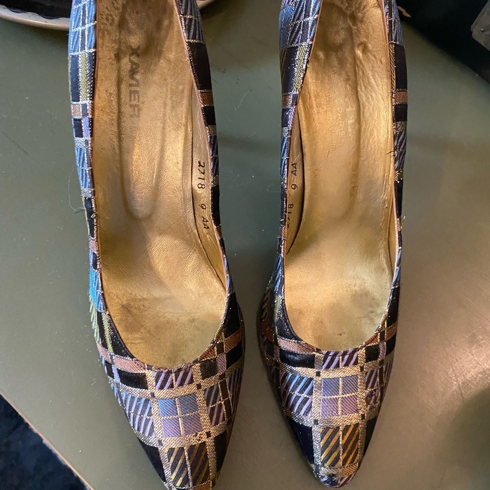 Gold leather and brocade silk French Heels